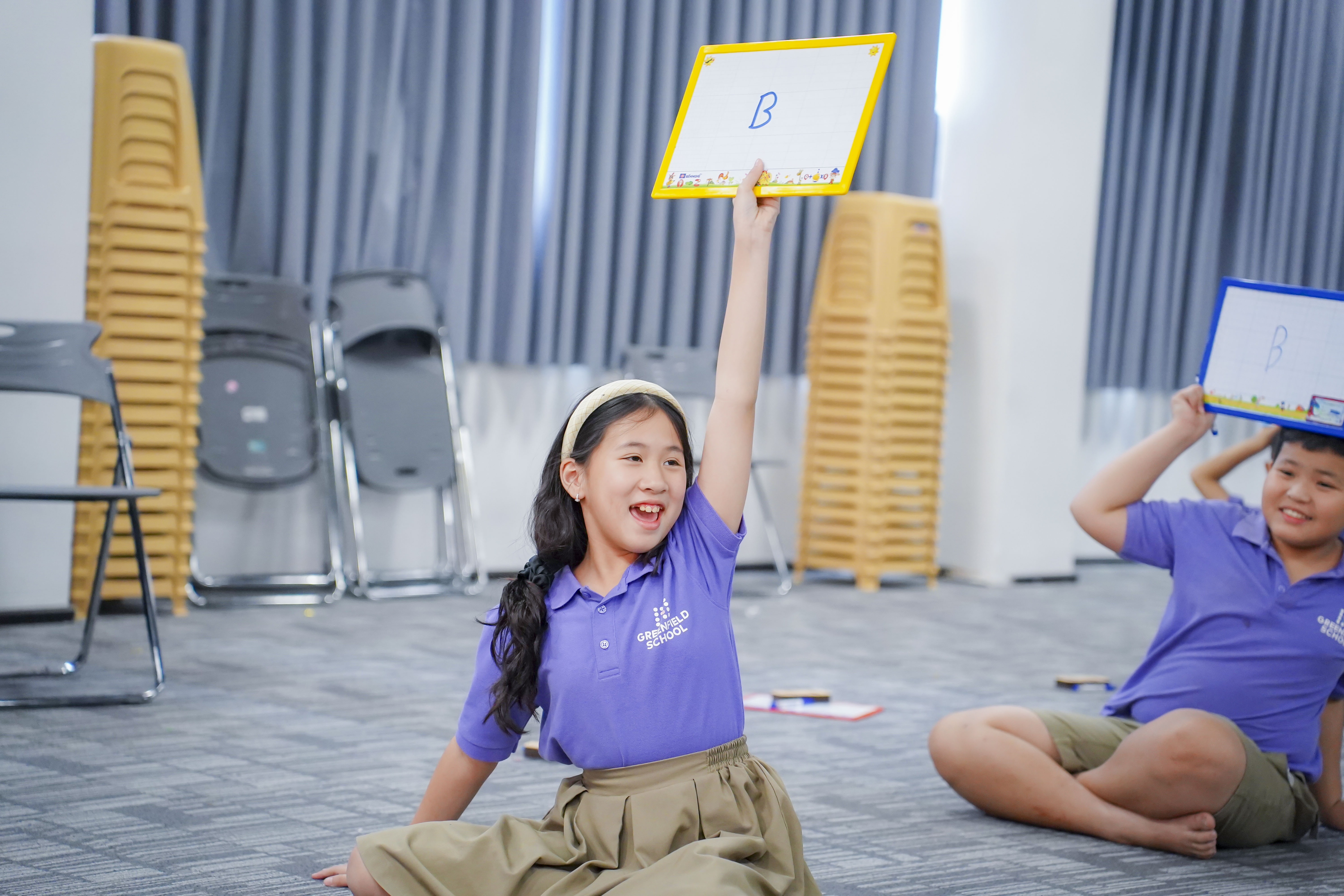 thi-sinh-tu-tin-truoc-nhung-cau-hoi-tieng-Anh-kho